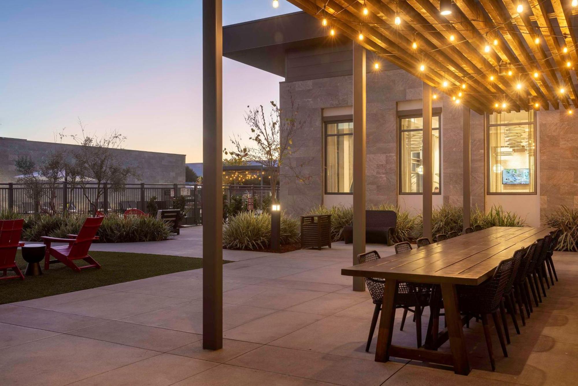 Homewood By Hilton Airport