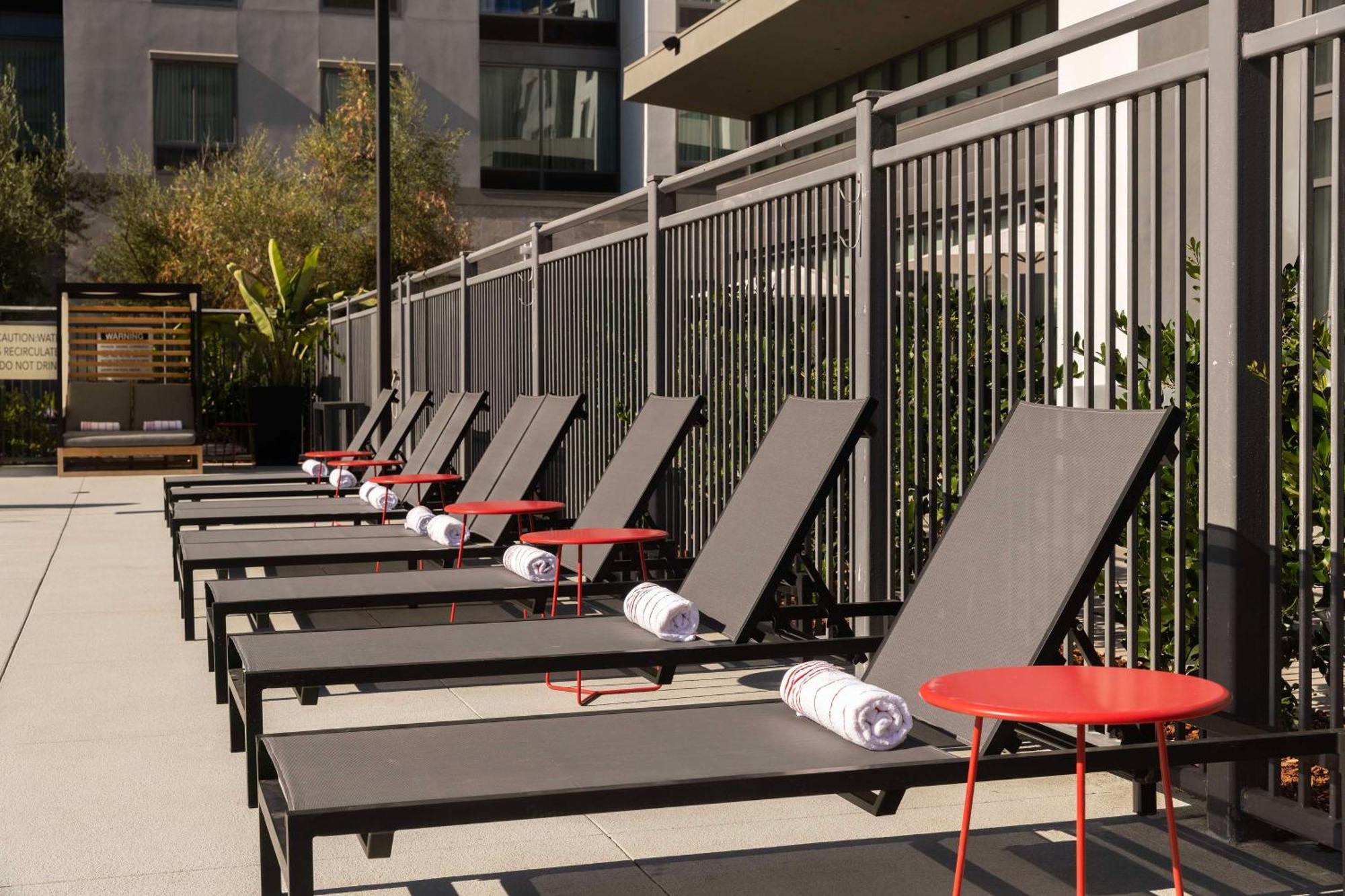Hotel Homewood By Hilton Airport